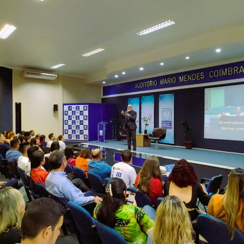 200 pessoas participam do Talk Show Quer Vender Mais